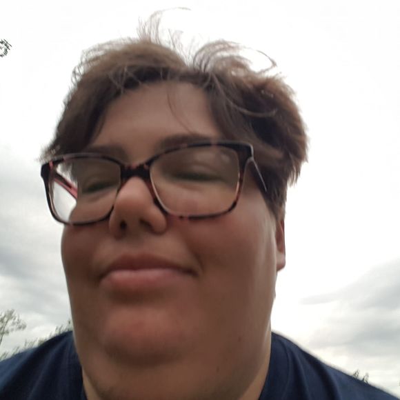 Meet your Posher, Michelle - Picture 1 of 1